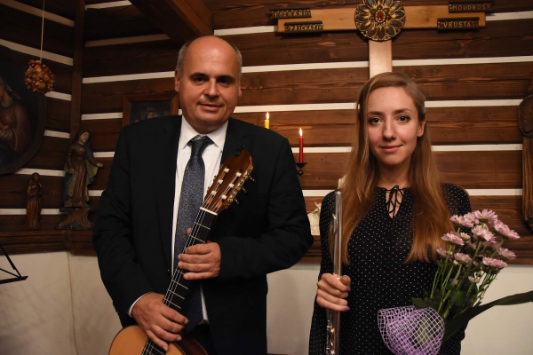 KPH: Libor Janeček (kytara), Mariia Mikhailova (flétna)