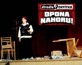 2015-05-24 - Divadelní představení Opona nahoru