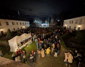 2025-12-23 Zpívání u stromu