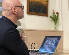 2026-03-04 Putování po anglických zahradách - Jan Tomíček