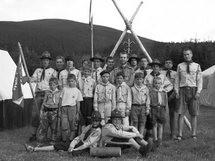 Chlapecký oddíl na táboře v roce 2008. 