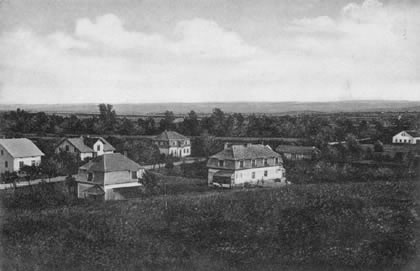 Pohled na Chromečskou zastávku a přilehlé domy v roce 1911.